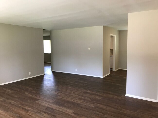 Building Photo - Washington Twp - 3 BR ranch