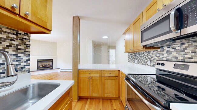 Building Photo - 740 Rhode Island St