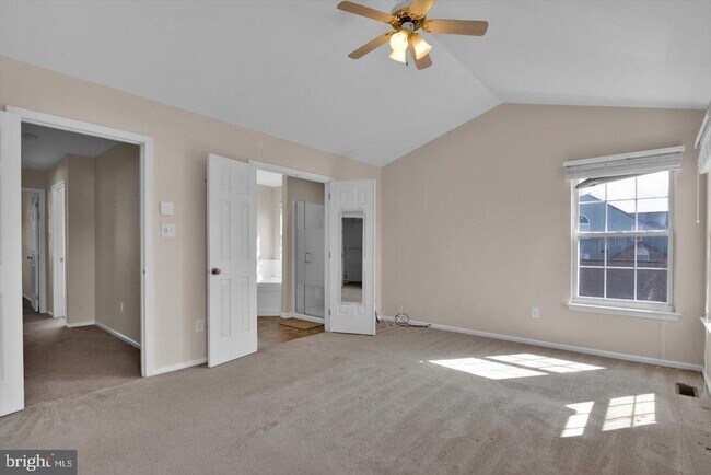 Building Photo - 751 Chanticleer