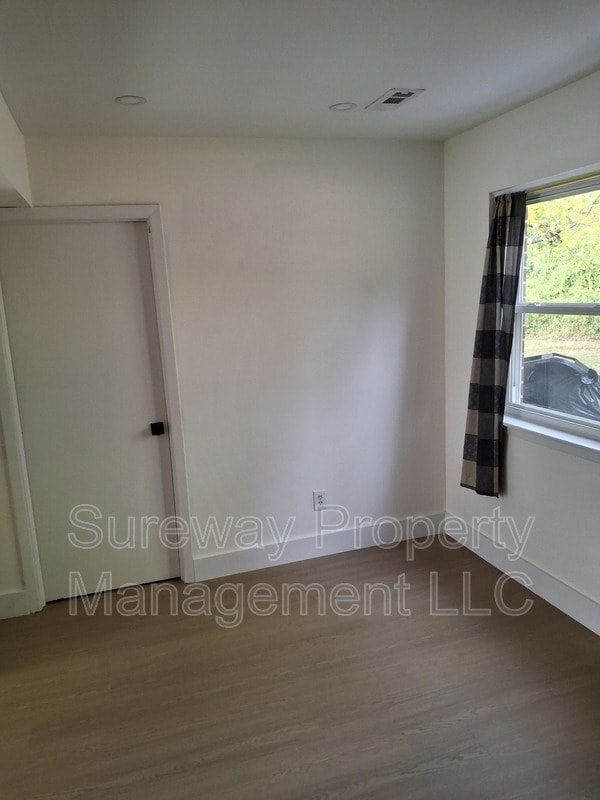 Building Photo - 128 Eaves Mill Rd