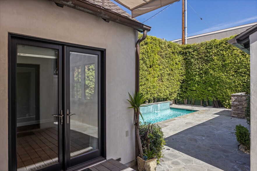 Building Photo - 4316 N Clybourn Ave