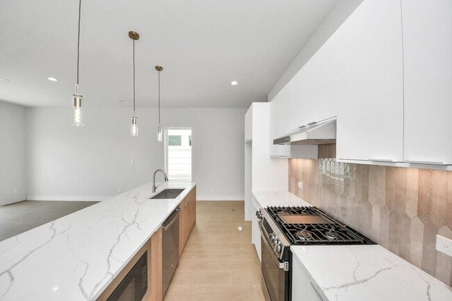 Building Photo - 3004A Ventas Dr