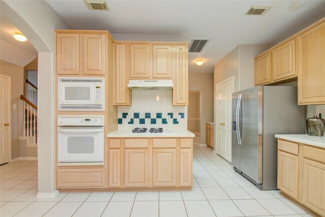 Building Photo - 411 Green Stone Ct