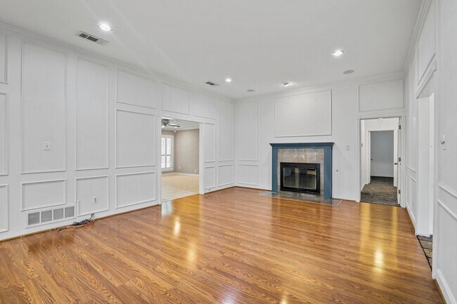 Building Photo - Amazing Layout Garland RISD