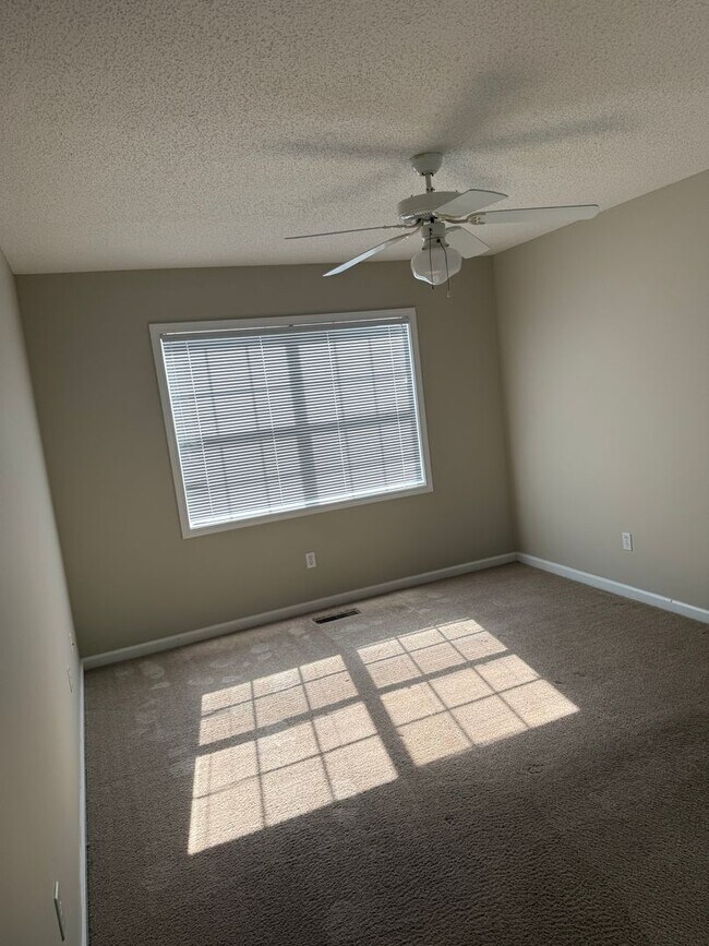 Building Photo - 111 Woodberry Dr