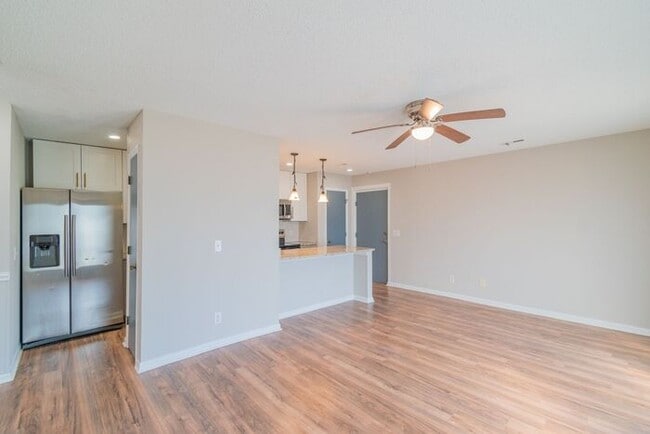 Building Photo - 2 Bed 2 Bath Condo in Charlotte