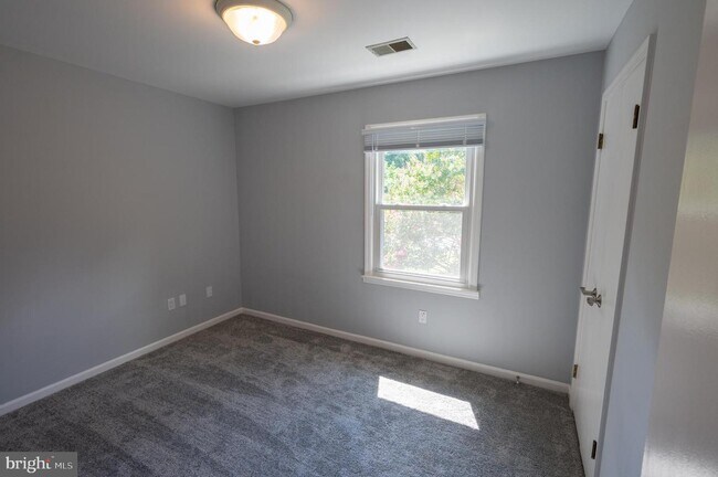 Building Photo - 4809 Piney Branch Rd