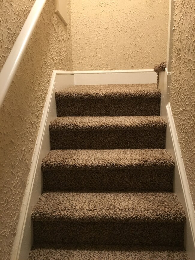 Building Photo - 714 Station Ave