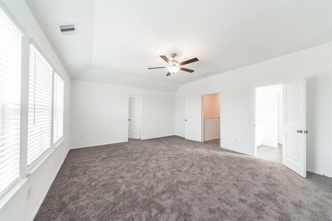 Building Photo - 26047 Steele Flower Dr