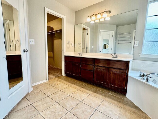 Building Photo - 8916 N 155th E Ave