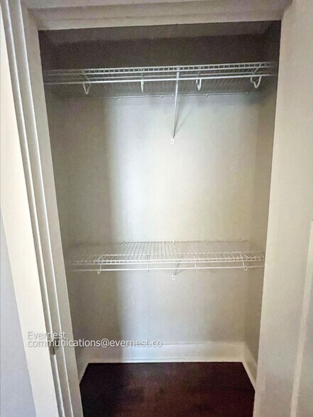 Building Photo - 327B Keeton Ave