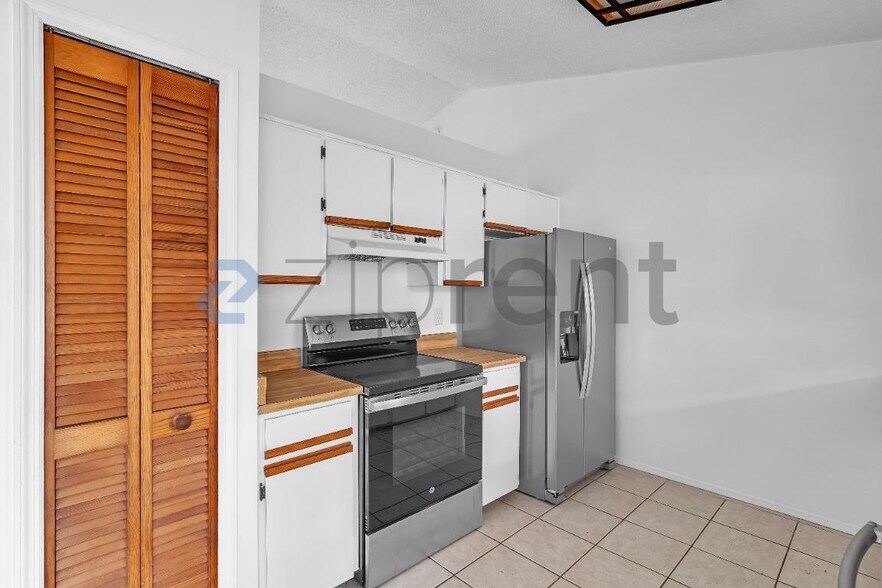Building Photo - 5131 Kati Lynn Dr