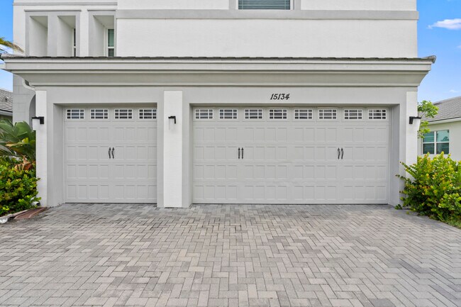 Building Photo - 15134 Cameo Ct