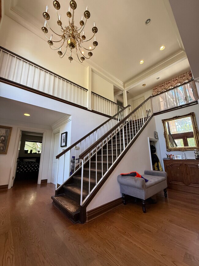Building Photo - 14844 Valley Vista Blvd