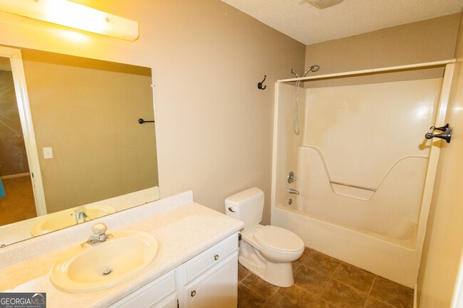 Building Photo - 105 Circle Dr