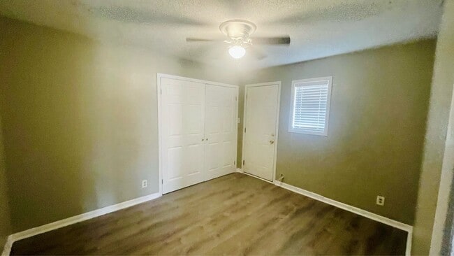 Building Photo - 3001 Jefferson Ave