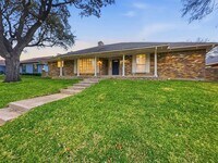 Building Photo - 2409 Castle St