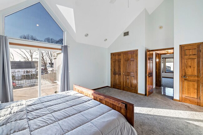 Building Photo - 14 Plymouth Ave