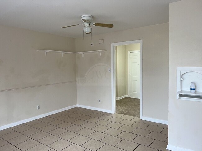 Building Photo - 1807 Poage Ave