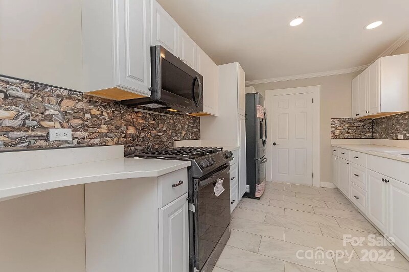 Building Photo - 1317 W 4th St