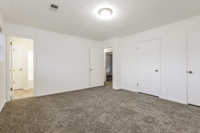 Building Photo - 9370 Woodloop Ct