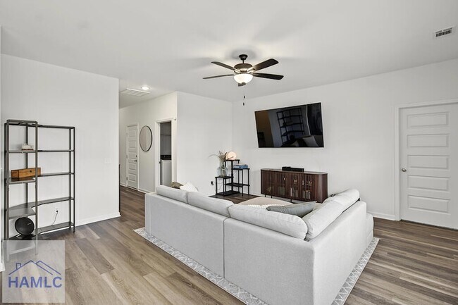 Building Photo - 163 Alcove Ct