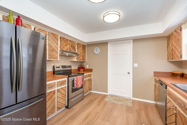 Building Photo - 4805 Squires Dr