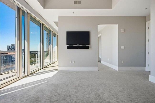 Building Photo - 1065 Peachtree St NE