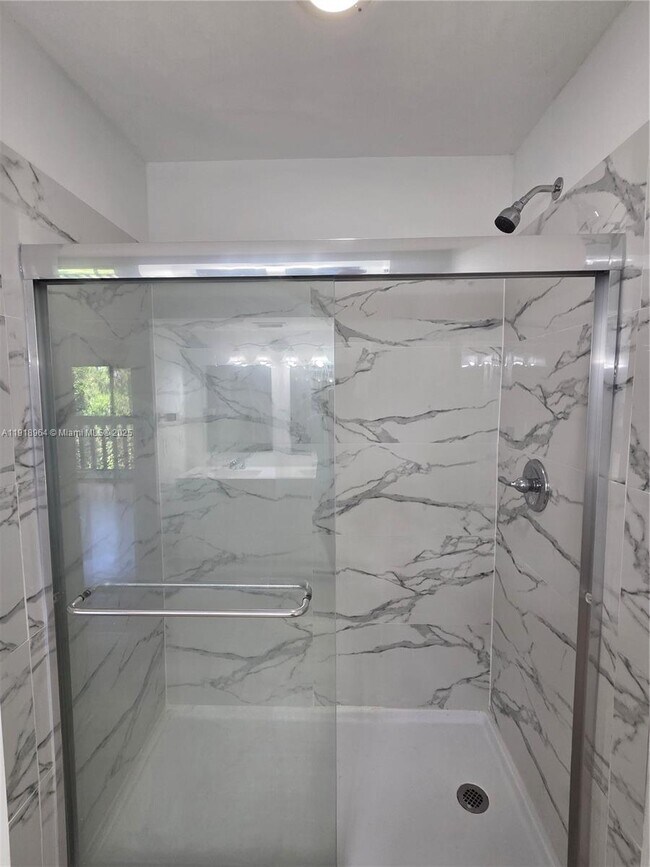 Building Photo - 7034 SW 114th Pl