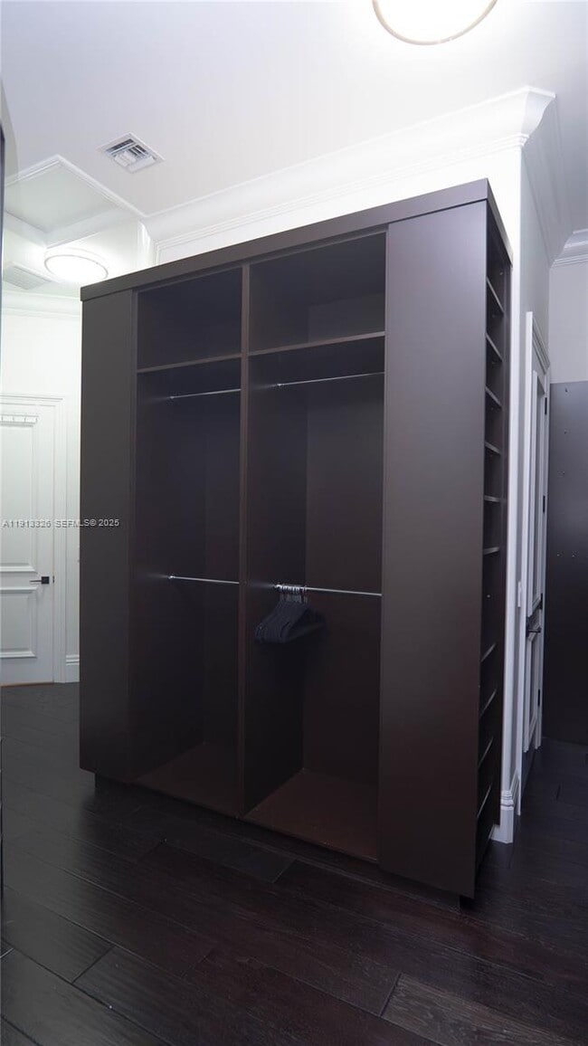 Building Photo - 959 Eve St