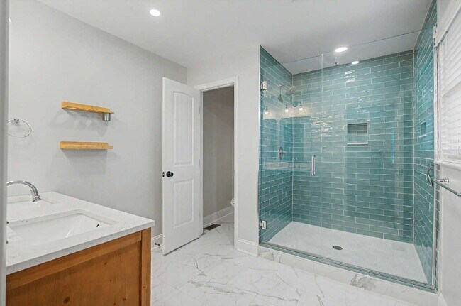 Building Photo - Charming 3-Bed/2.5-Bath Ranch in Durham