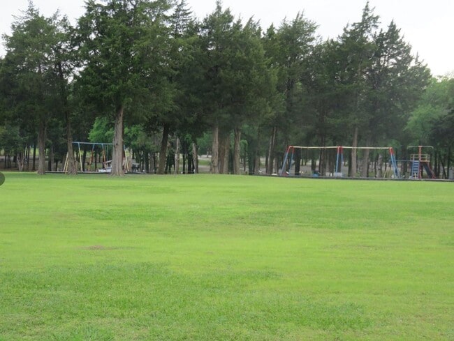 Building Photo - 2531 Recreational Road 3