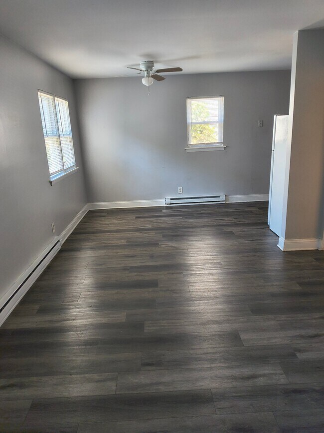 Building Photo - 371 W Old Indian Trail