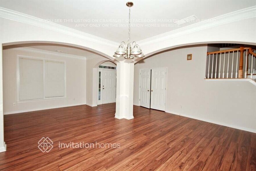 Building Photo - 4043 Ashland Cir