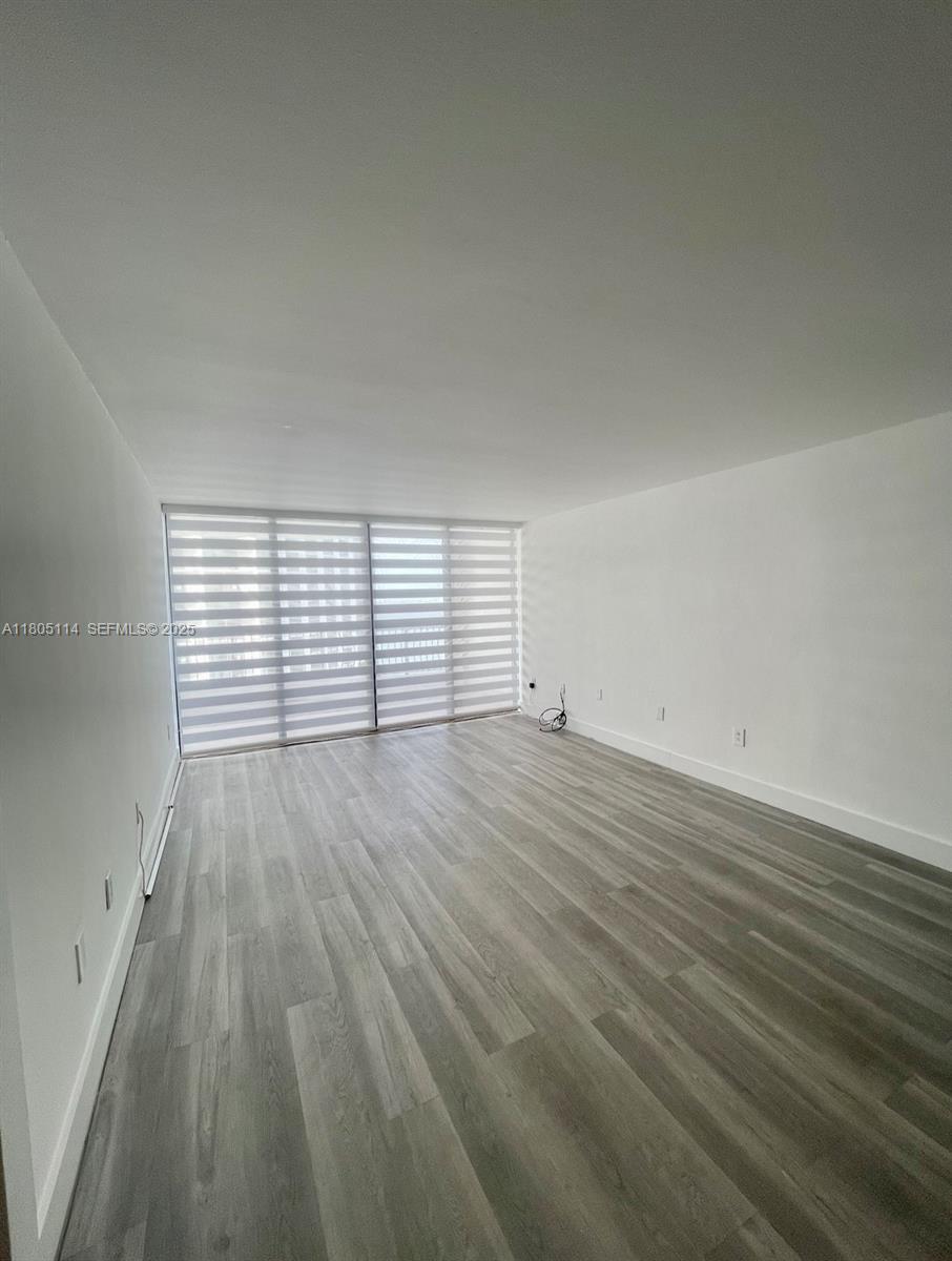 Building Photo - 555 NE 15th St