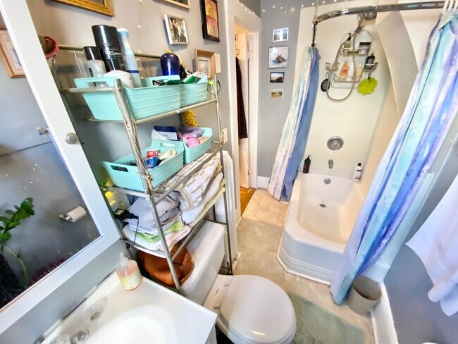 Building Photo - 36 Clarke St