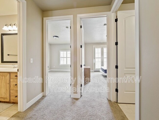Building Photo - 912 N 980 W