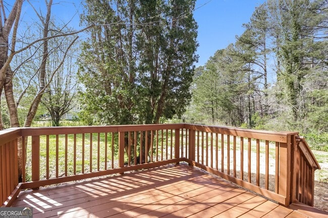 Building Photo - 175 Sumer Ln N