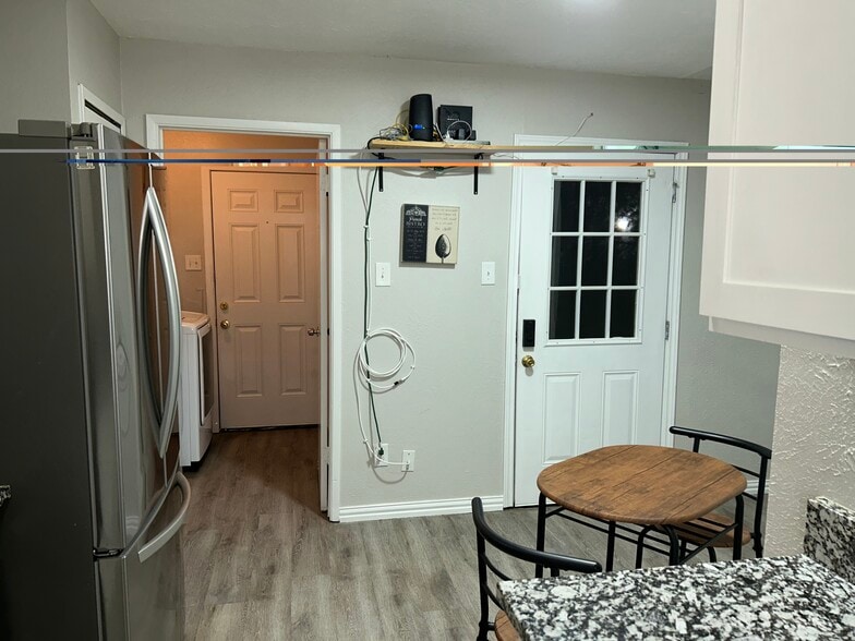 Building Photo - 7407 Cloverglen Dr