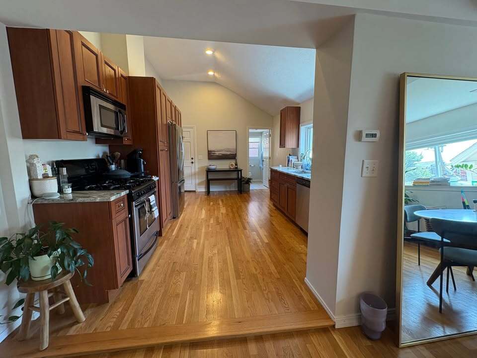 Building Photo - 89 Thorndike St