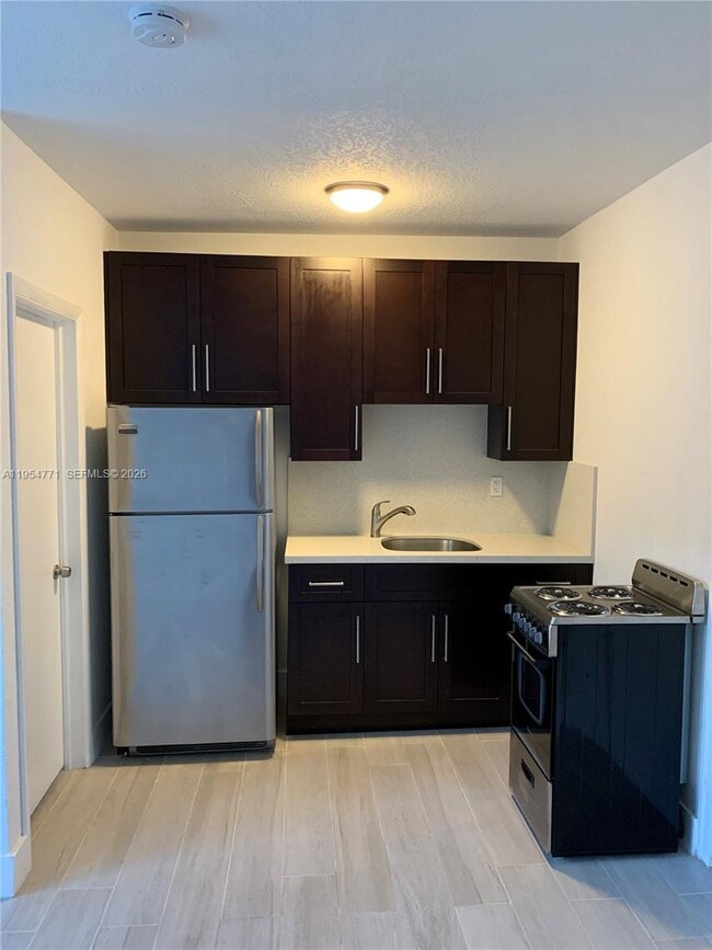 Building Photo - 712 SW 56th Ave