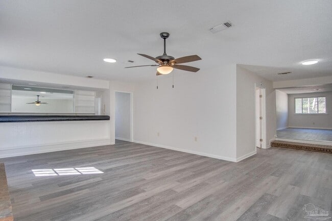 Building Photo - 4725 Clara St