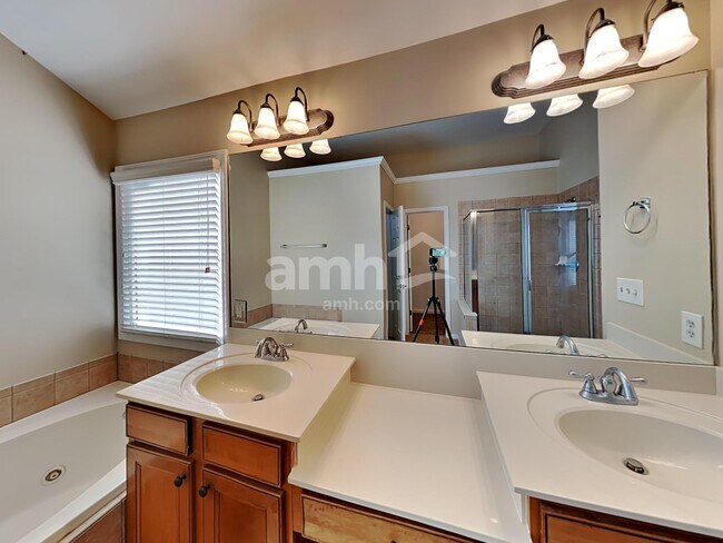 Building Photo - 3215 Thimbleberry Trail