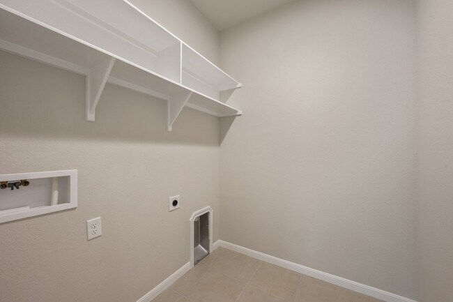 Building Photo - Spacious 4-Bedroom, 3-Bath Home – Over 2,3...