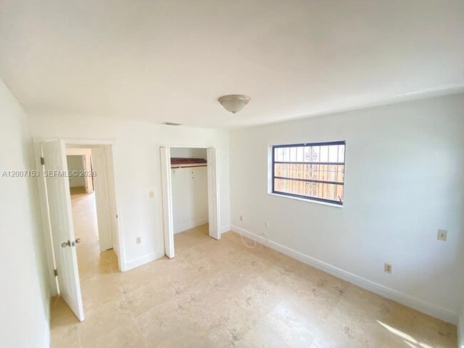 Building Photo - 881 W 37th St