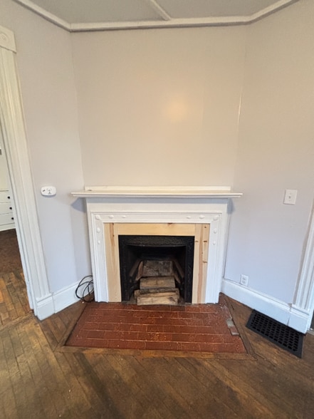 Building Photo - 1404 W Michigan Ave