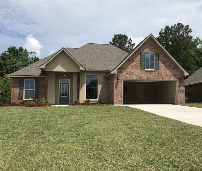 Pine Island Subdivision. - 742 Red Pine Dr