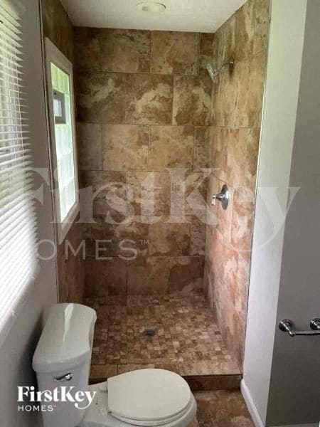 Building Photo - 8207 E 85 St