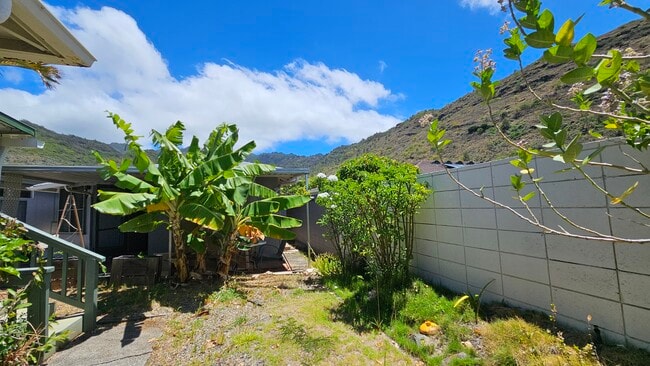 Building Photo - 441 Kuliouou Rd