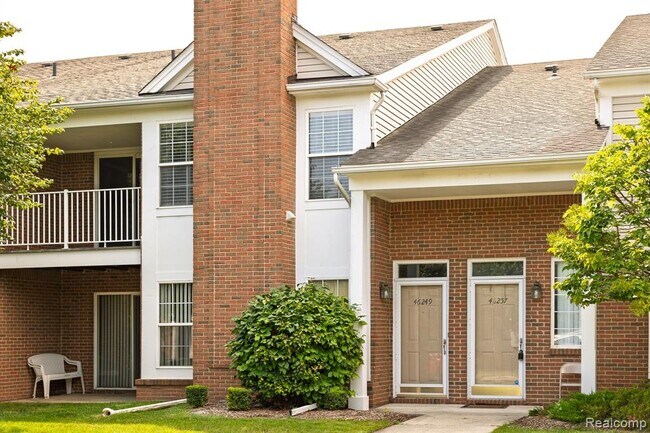 Building Photo - 46257 Cavalier Dr